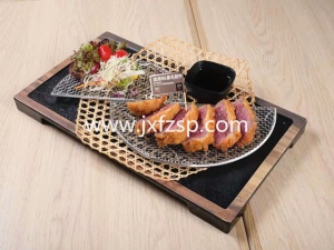 M6黑毛牛和仿真食物