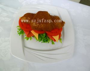 仿真菜： 红肉牛角包三文治模型