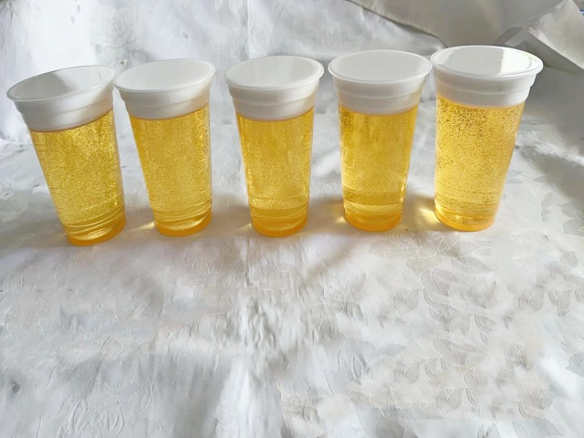 <b>香港客户打样的仿真啤酒食品模型已完成交货</b>
